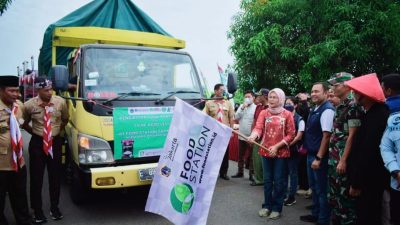 Bupati Nina Agustina, Kirim Perdana Hasil Panen Padi Varietas GALUR NA-178 ke PT Food Station Tjipinang Jaya