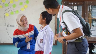 Bimbing Siswa Miliki Nilai Akhlak, Pekerja Muda Pertamina Balongan Berbagi Ilmu kepada Siswa SDN 1 Majakerta