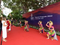 Ibu Iriana Ajak Para Pendamping Pemimpin G20 Melihat Kearifan Lokal Indonesia