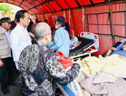 Kunjungi RSUD Sayang Cianjur, Presiden Pastikan Pasien Korban Gempa Ditangani Baik