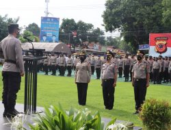 Empat Personel Polresta Cirebon Mendapat Kenaikan Pangkat Pengabdian