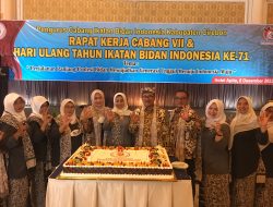 Bupati Cirebon : Ajak Bidan Atasi Stunting