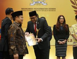 Jadi Pejuang Etika DPR RI, Ono Surono Mendapat Anugerah MKD Awards 2022