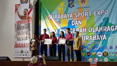 Malam Anugerah Koni Kota Surabaya Akbar Putra dan Rania Aurelia Putri Atlet Terbaik 2022