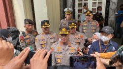 Dua Orang Menyerahkan Diri, Kapolrestabes Surabaya Minta Semua Pihak Taat Hukum