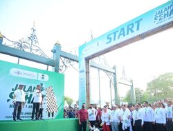 Presiden Jokowi Buka dan Ikuti Jalan Sehat Menuju 1 Abad NU