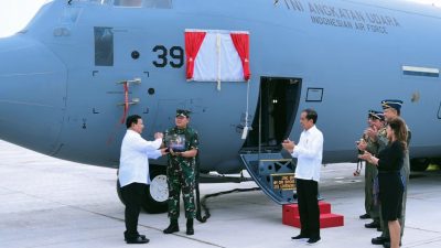 Presiden Jokowi Saksikan Penyerahan Pesawat Super Hercules TNI AU