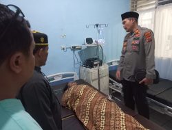Kapolres Madina, Menjenguk Korban Penyiraman Air Keras