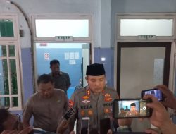 Kapolres Madina Jenguk Anggota Yang Terkena Lemparan Batu