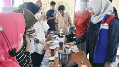 PT KPI Unit VI Balongan Latih Anak Berkebutuhan Khusus Berwirausaha Minuman Kopi