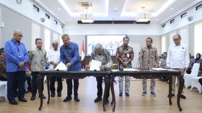 Pertamina Tanda Tangani Kontrak Kerja Sama Pengelolaan WK Peri Mahakam dan WK East Natuna