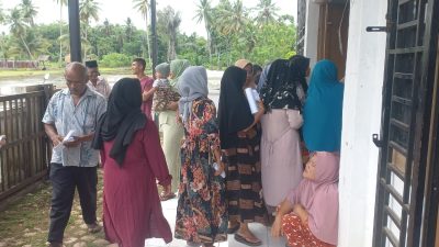 46 Warga Huta Lombang Lubis Terima BLT DD Tahap II