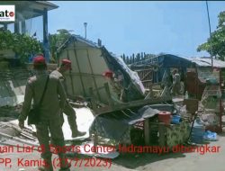 Bangunan Liar di Sports Center Indramayu dibongkar  Satpol PP