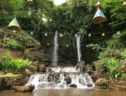 UNIBA Banyuwangi Melalui KKN Kembangkan Wisata “Air Terjun Kembar Legomoro”