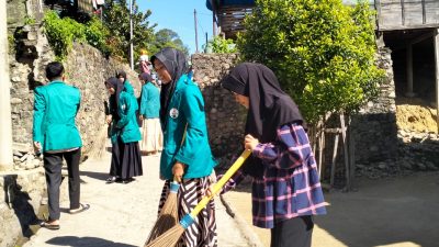 Peduli Lingkungan, IMPATI Gelar Aksi Bersih Jumat di Desa Tanjung
