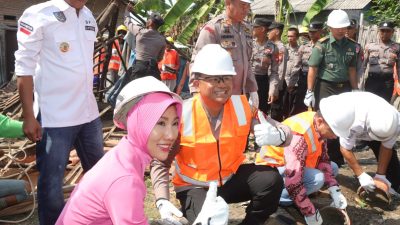 12 Warga Dapat Bantuan Bedah Rumah Layak Huni Dari Polri