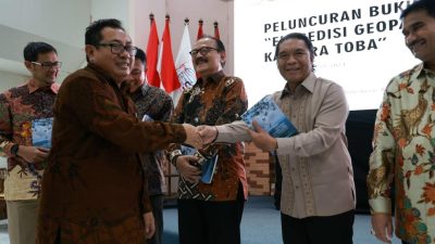 Budayawan Erros Djarot : Enggak Usah Merengek - Rengek ke Kemenkominfo