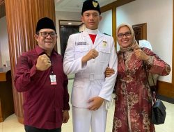 Anak Ketua SMSI Madina Sukses Kibarkan Merah Putih di Istana Negara