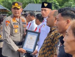 Beri Piagam Penghargaan, Kapolres Madina Sematkan Nabil Arya Barata Lubis Duta Kamtibmas