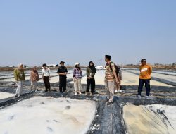 Dukung Budidaya Tambak Garam, Pertamina Beri Bantuan Dana ke Pesantren Assalafiyah di Indramayu