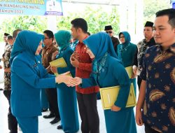 Eli Mahrani Lantik Ketua TP PKK Kecamatan