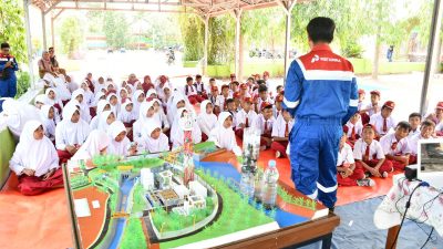 Sebarkan Inpirasi untuk Membangun Negeri, Relawan RU VI Gelar Pertamina Energi Negeri 6.0 di Indramayu