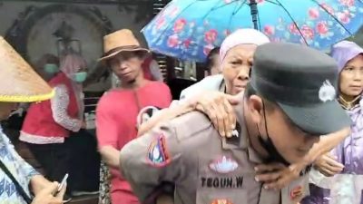 Polsek Juntinyuat Tanggap Bencana, Bantu Warga Terdampak Puting Beliung