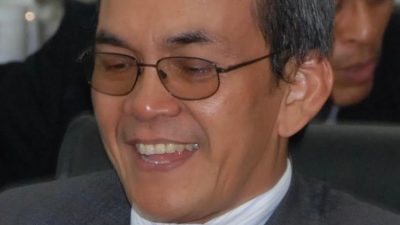 Mencari Pemimpin di Tengah Rivalitas Super Power