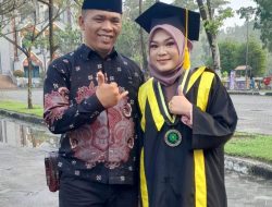 Anak Wartawan Madina Raih Cumlaude Di UIN Suska Riau