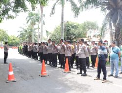 Kapolres Indramayu Jamin Keamanan Hari Pertama Rapat Pleno di KPUD Indramayu, Ratusan Personel TNI – Polri dikerahkan