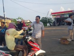 Ramadhan Berbagi, IWO Jawa Barat Bagikan Takzil di Sejumlah Kota