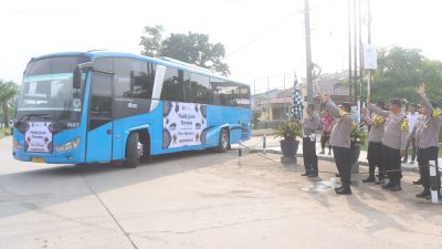Kapolres Indramayu Berangkatkan Mudik Gratis Polri Presisi Tahun 2024