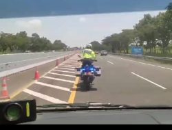 Demi Kemanusiaan Anggota Sat Lantas Polres Indramayu Lawan Arus Kendaraan