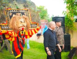 Nikson Nababan Naik Reog Ponorogo, Dijamu Warga Jawa di Langkat