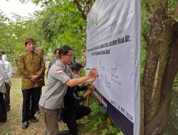 Bubuhkan Petisi, Dian Ketua IWO Kota Batu Dukung Pelestarian Ekosistem Lingkungan dan Sumber Mata Air