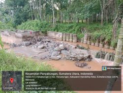 Tak Pernah Direspon Pemerintah, Warga Kotasiantar Perbaiki Tanggul Jebol 