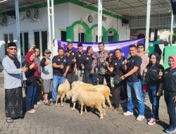 Meneladani Kisah Nabi Ibrahim AS, DPC Peradi Sidoarjo Membagikan Hewan Kurban