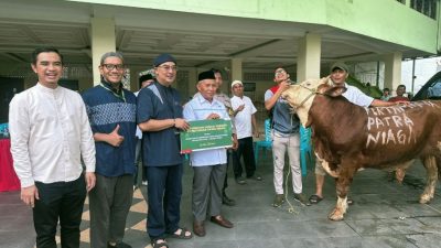 Rayakan Idul Adha 1445 H, Pertamina Patra Niaga Regional Jawa Bagian Barat Salurkan Hewan Kurban Ke Masyarakat Sekitar