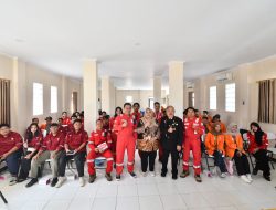 Gelar Goes to Campus, Pertamina RU VI Kenalkan Alat Pemadam di Kilang Balongan
