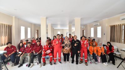 Gelar Goes to Campus, Pertamina RU VI Kenalkan Alat Pemadam di Kilang Balongan