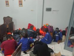 Kapal TB Midai Marine Balongan Bantu Evakuasi Awak Kapal Kargo Maju 88 Yang Mengalami Kebocoran