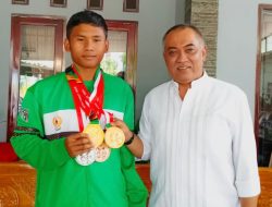Peraih Emas PON Asal Madina Silaturahmi Dengan H Harun Mustafa Nasution