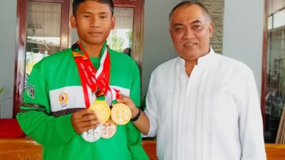 Peraih Emas PON Asal Madina Silaturahmi Dengan H Harun Mustafa Nasution
