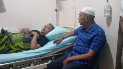 Keluarga Besar NU Jenguk Faslah di RSU Permata Madina