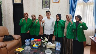 Mahasiswi STAIN Bangga Mempunyai Ketua DPRD Seperti Erwin Efendi Lubis.
