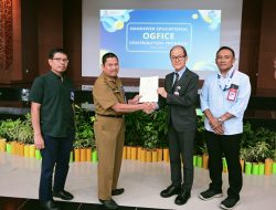 Badak LNG dan OGFICE Salurkan Beasiswa ke Generasi Muda Bontang