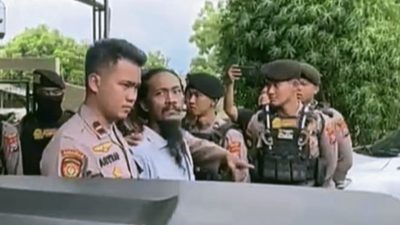 Mantan Kades Miliarder Gresik Ditangkap, Warga Bersorak Gembira