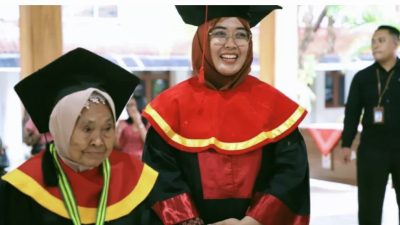 Nenek 90 Tahun Raih Gelar, Bukti Belajar Tak Pernah Terlambat