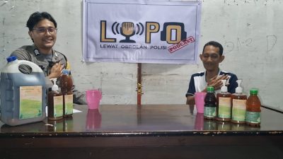 Anggota Polsek Panyabungan Buat Podcast UMKM Bantu Masyarakat