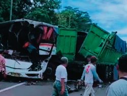 Kaget! Truk ‘Ngamuk’ di Tanjakan Cipularang, Hantam Beruntun 5 Kendaraan